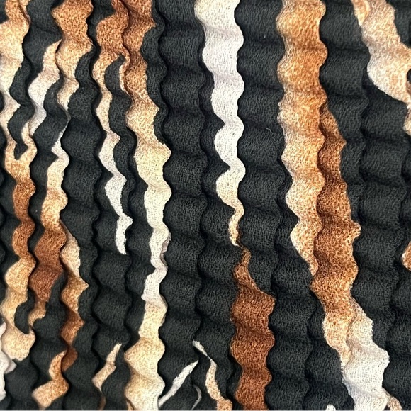 Women’s Nicola Tiger Striped Popcorn Stretch Tank Top Size Medium Brown & Black - Picture 4 of 7